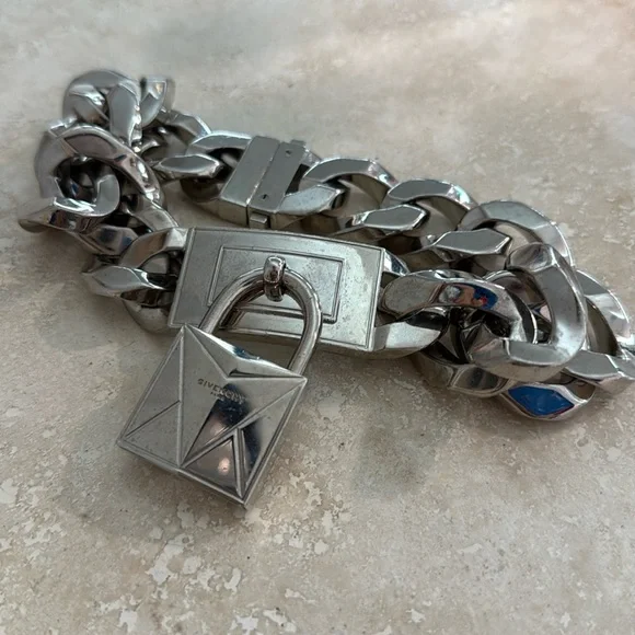 Givenchy Pad Lock link Silver Necklace Choker - Picture 2 of 3